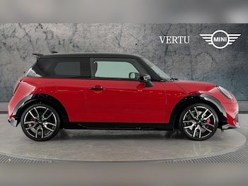 Used MINI Cooper 2024 for sale - 76477097: Photo