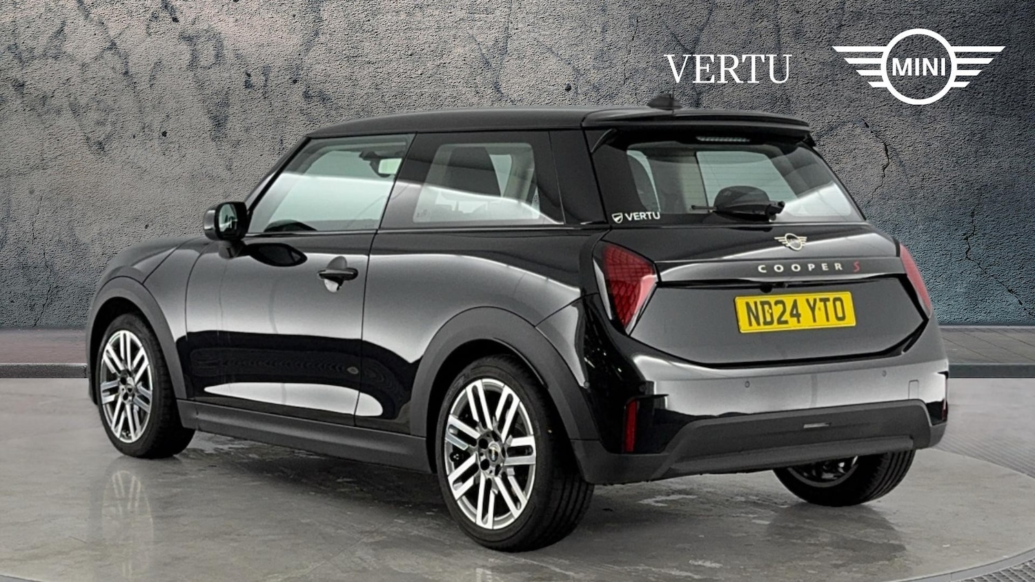 Used MINI Cooper 2024 for sale - 76643242: Photo 2