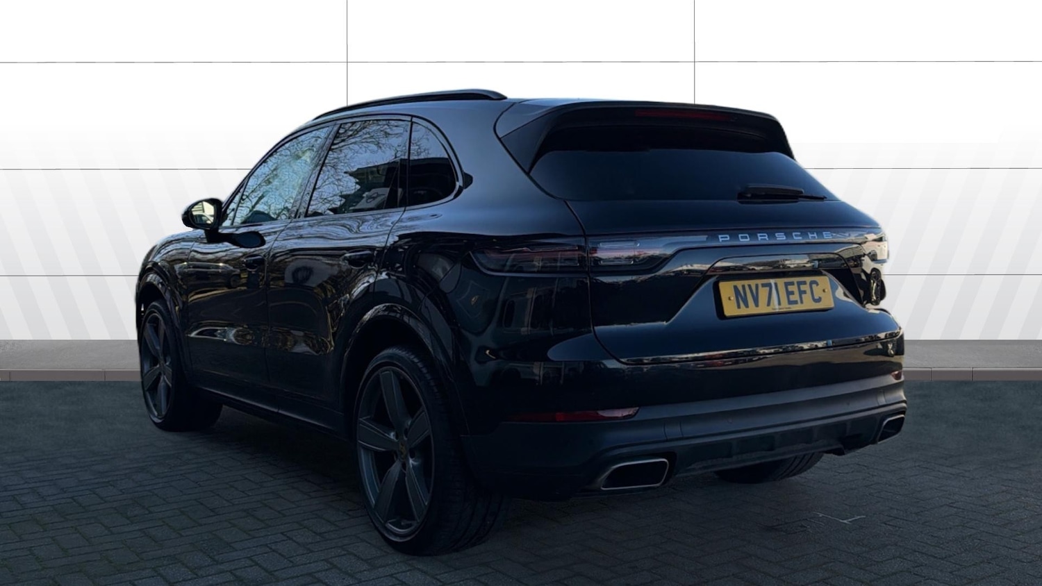 Used Porsche Cayenne 2021 for sale - 77900883: Photo 2