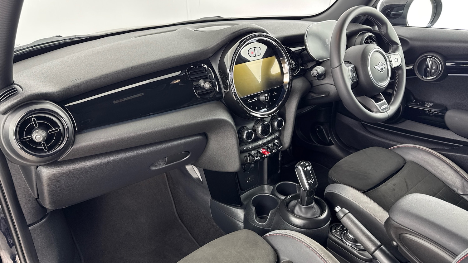 Used MINI Hatch 2023 for sale - 76384932: Photo 7
