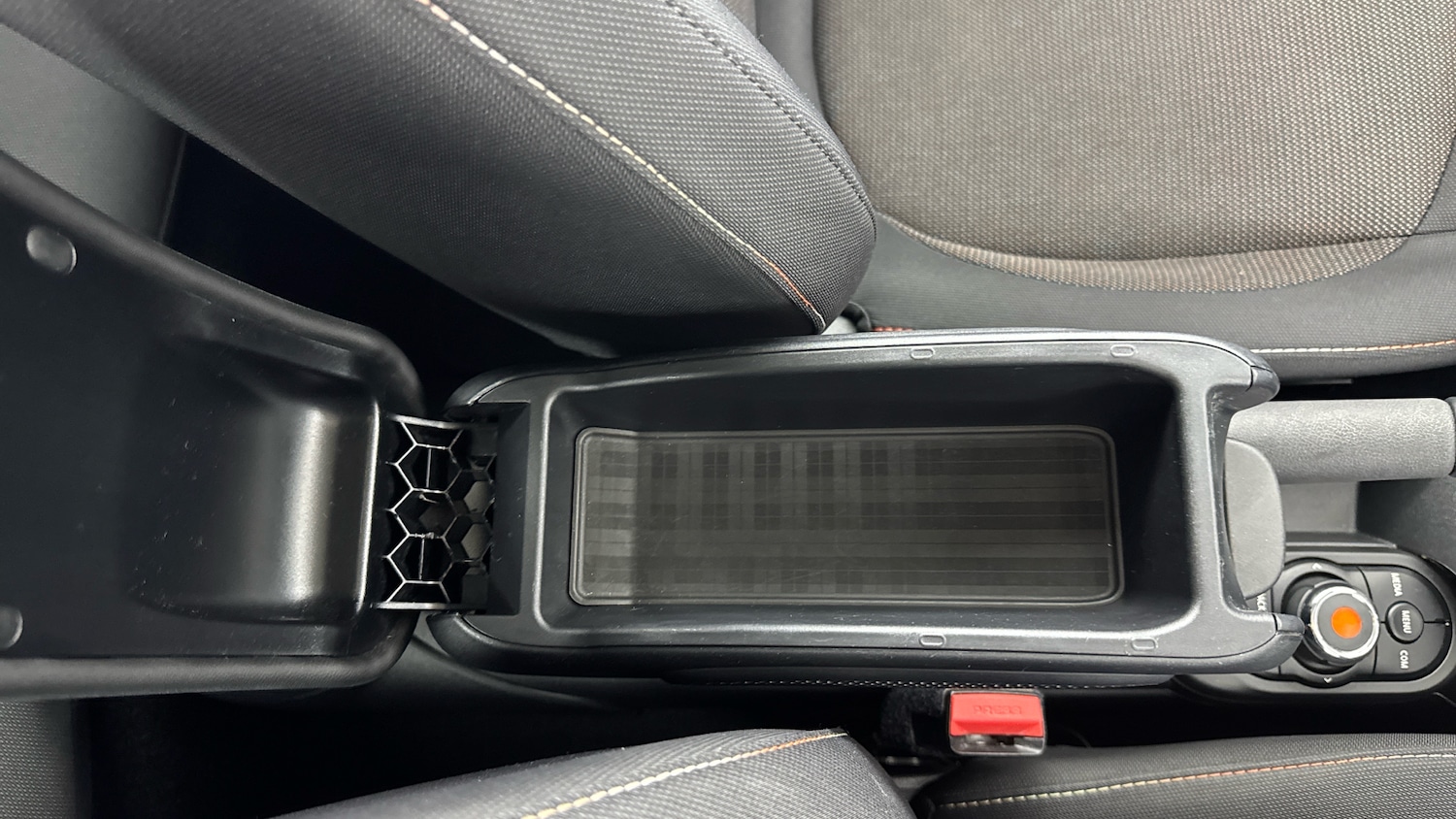 Used MINI Hatch 2019 for sale - 77965650: Photo 41