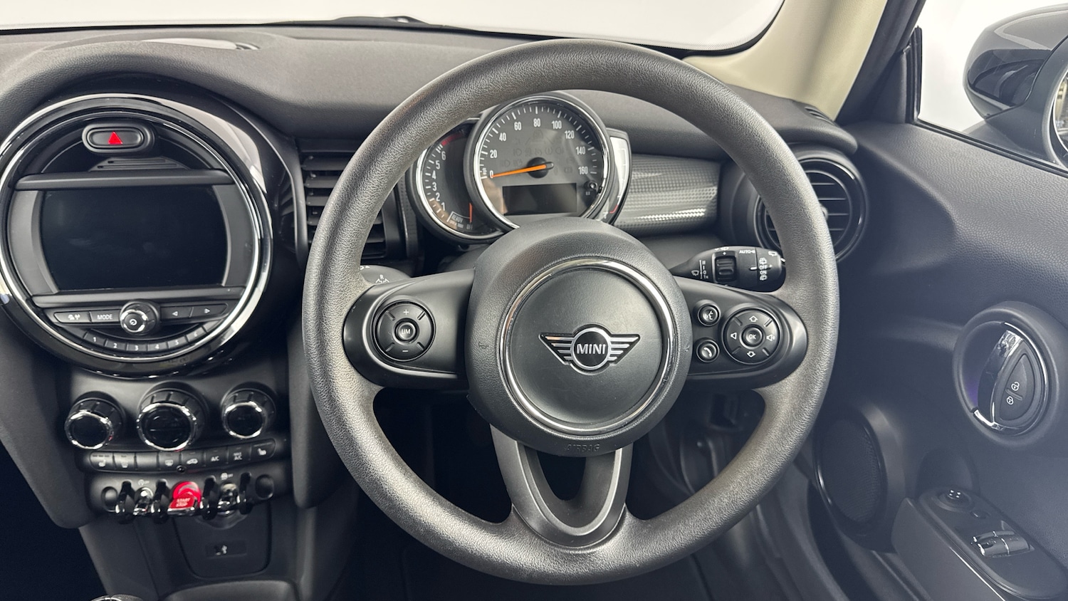 Used MINI Hatch 2019 for sale - 77965650: Photo 5