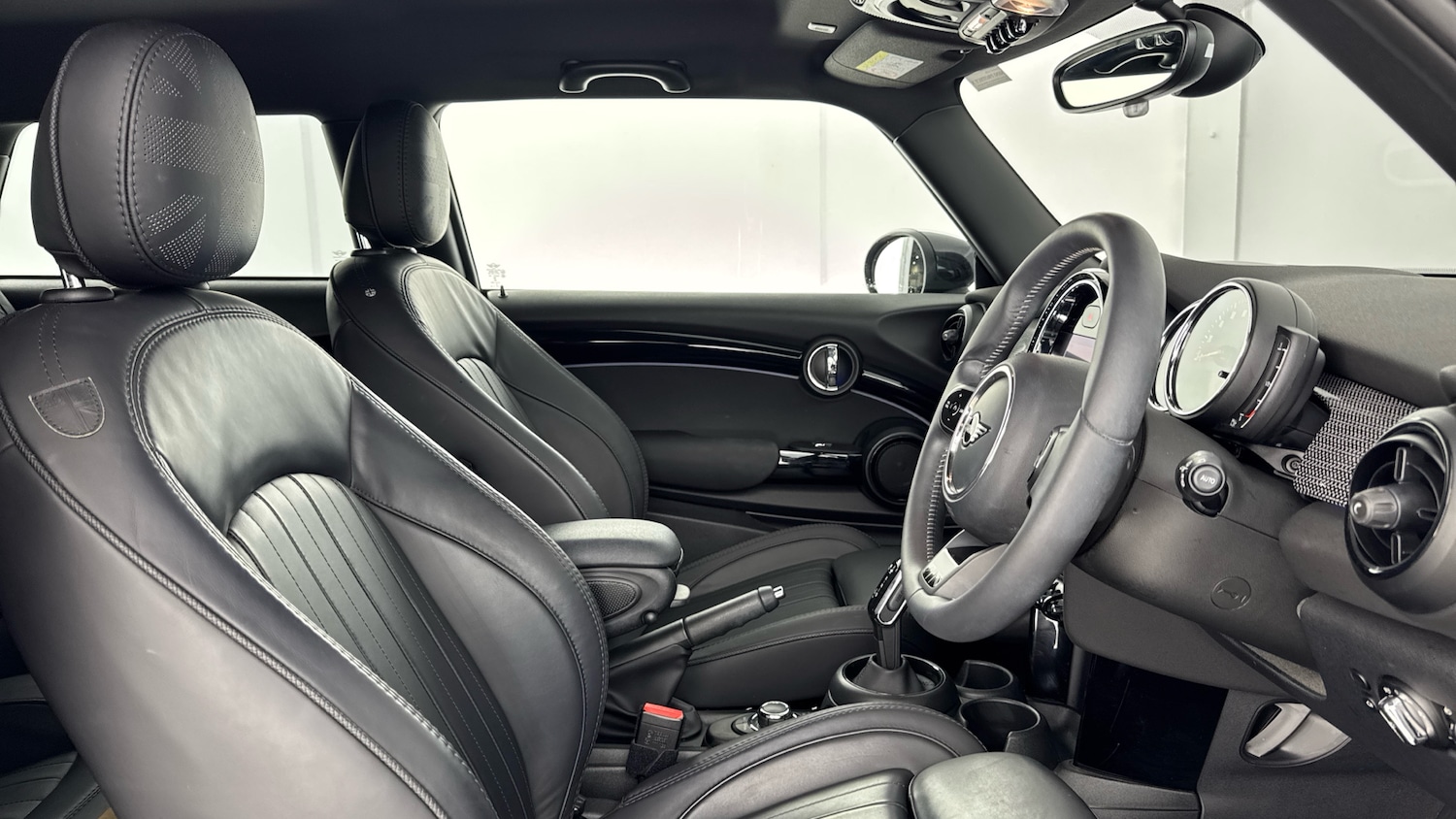 Used MINI Hatch 2022 for sale - 77632359: Photo 11