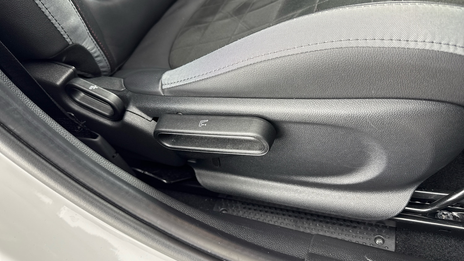 Used MINI Hatch 2024 for sale - 77085435: Photo 33