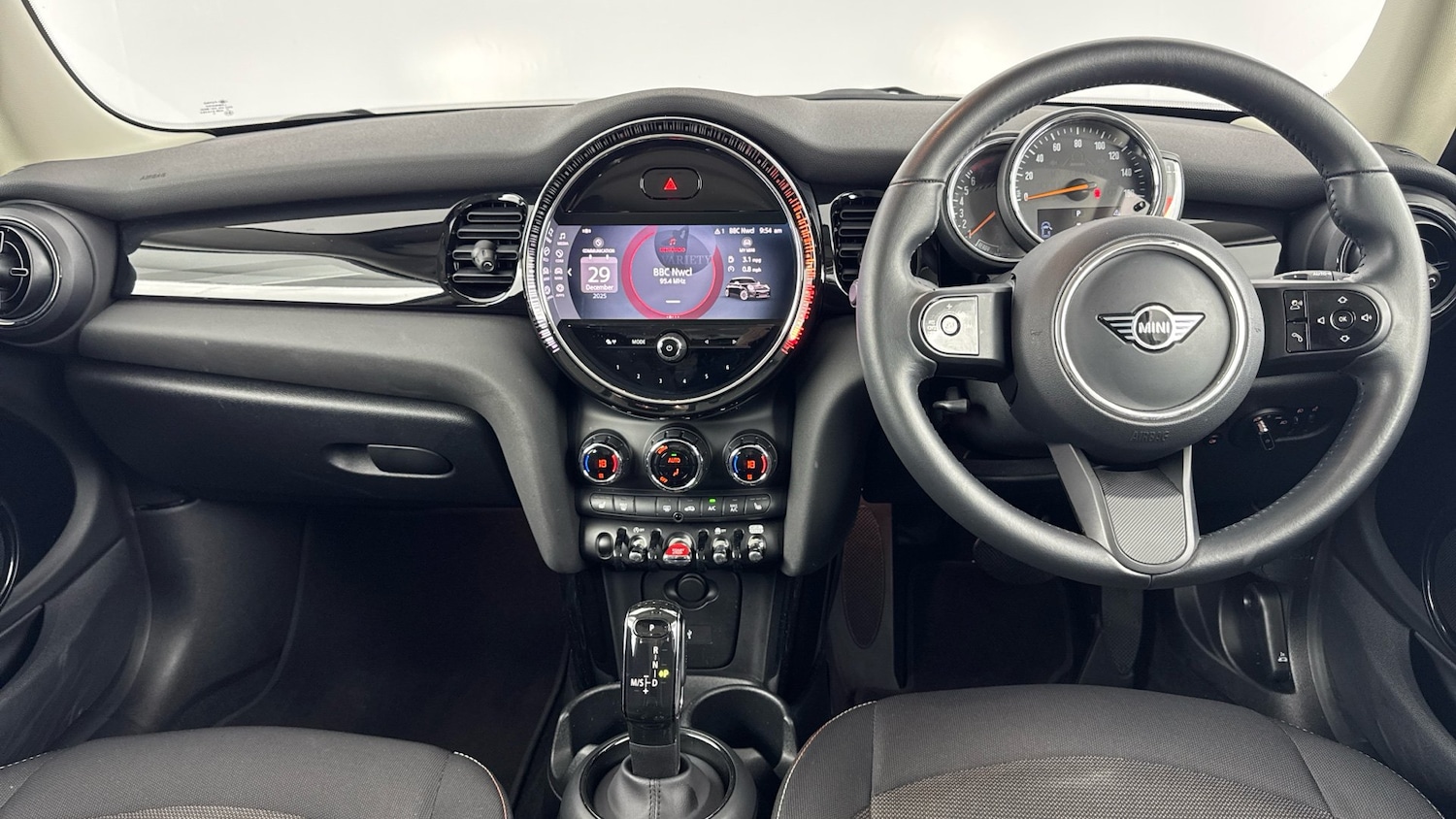 Used MINI Hatch 2022 for sale - 77123996: Photo 4