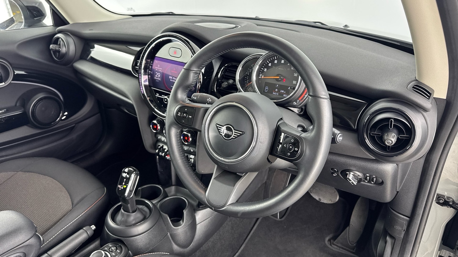 Used MINI Hatch 2022 for sale - 77123996: Photo 6