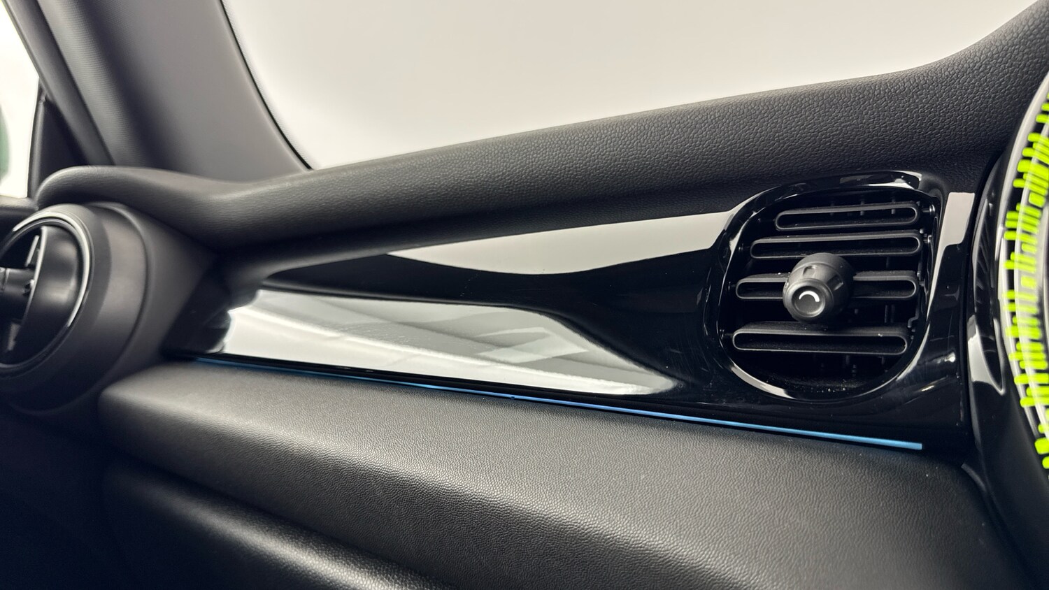 Used MINI Hatch 2023 for sale - 76918787: Photo 32