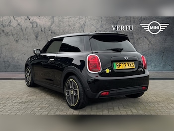 Used MINI Hatch 2023 for sale - 77789476: Photo