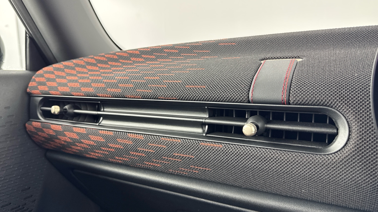 Used MINI Cooper 2024 for sale - 76477096: Photo 31