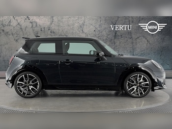 Used MINI Cooper 2024 for sale - 76477096: Photo