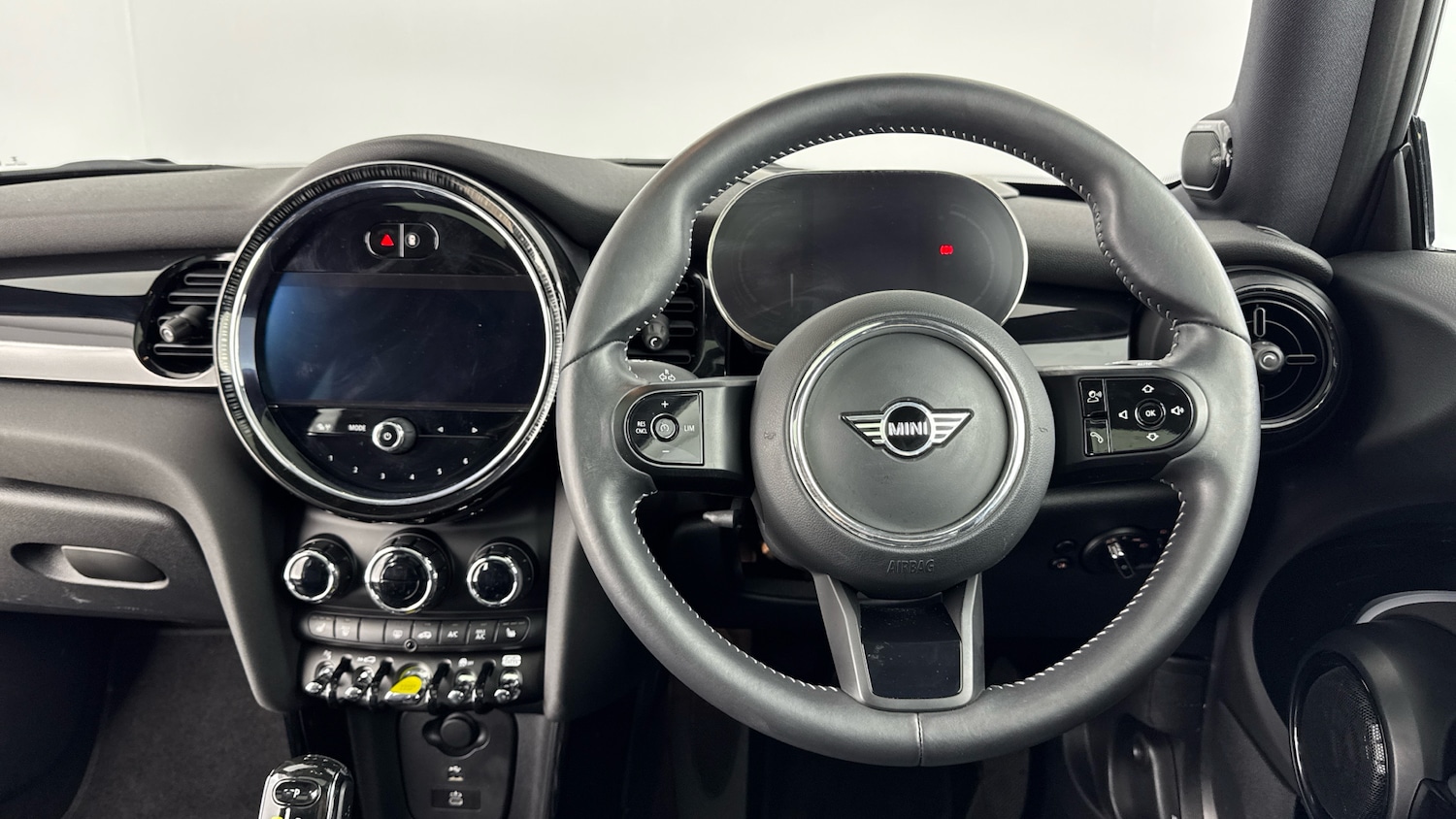 Used MINI Hatch 2023 for sale - 76412373: Photo 5