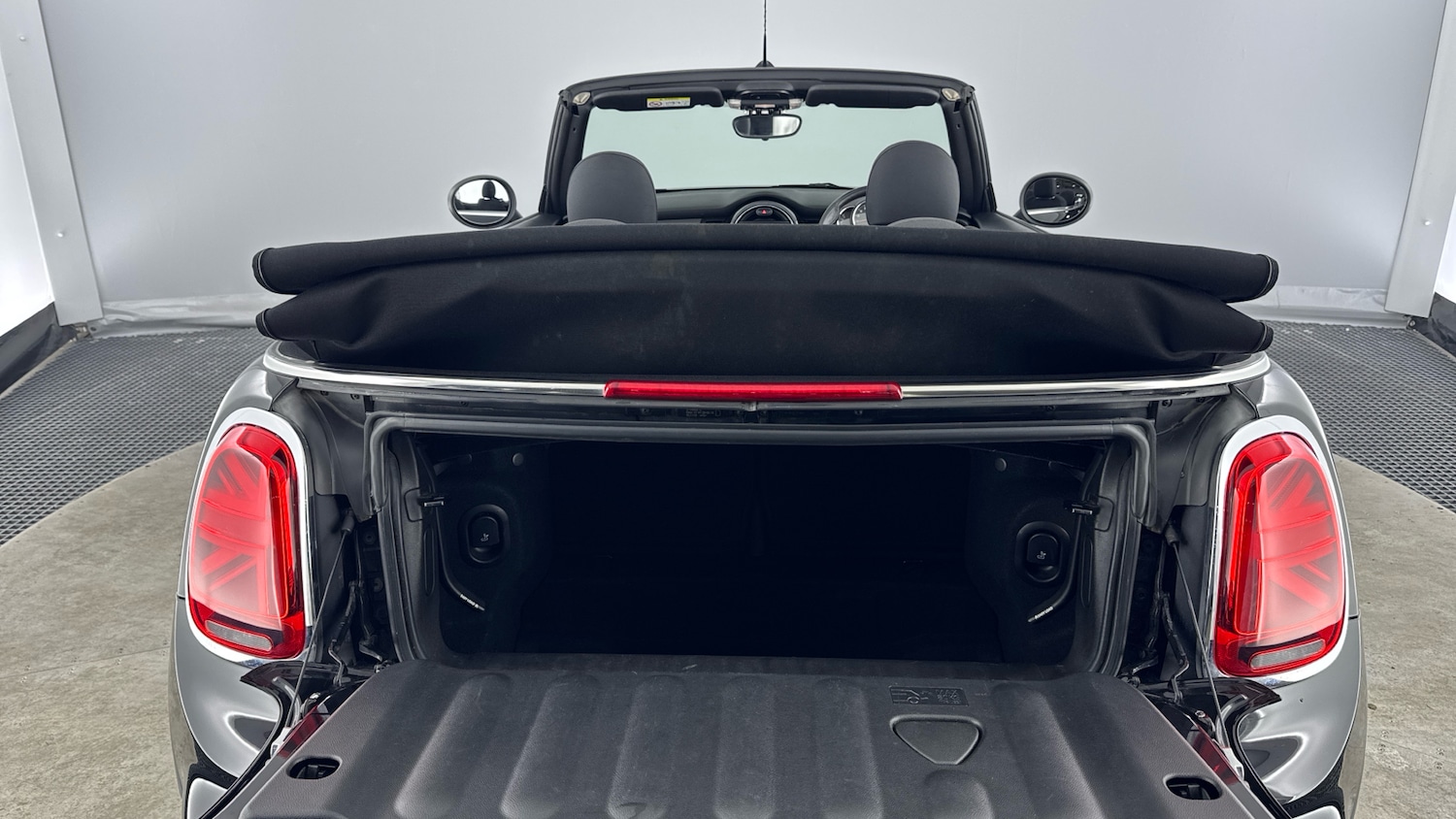 Used MINI Convertible 2018 for sale - 77303402: Photo 13