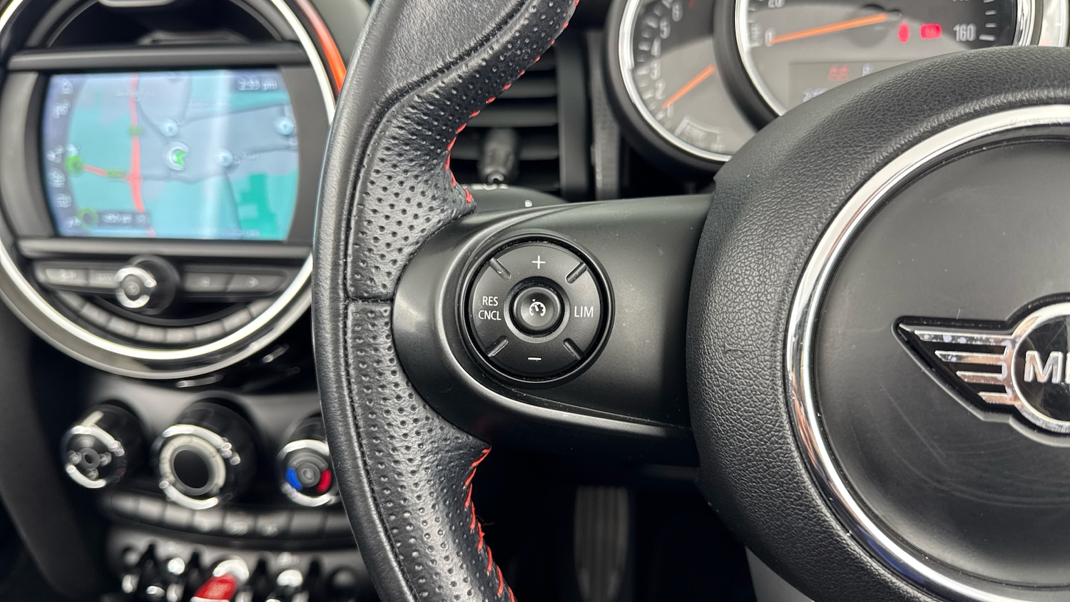 Used MINI Convertible 2018 for sale - 77303402: Photo 17