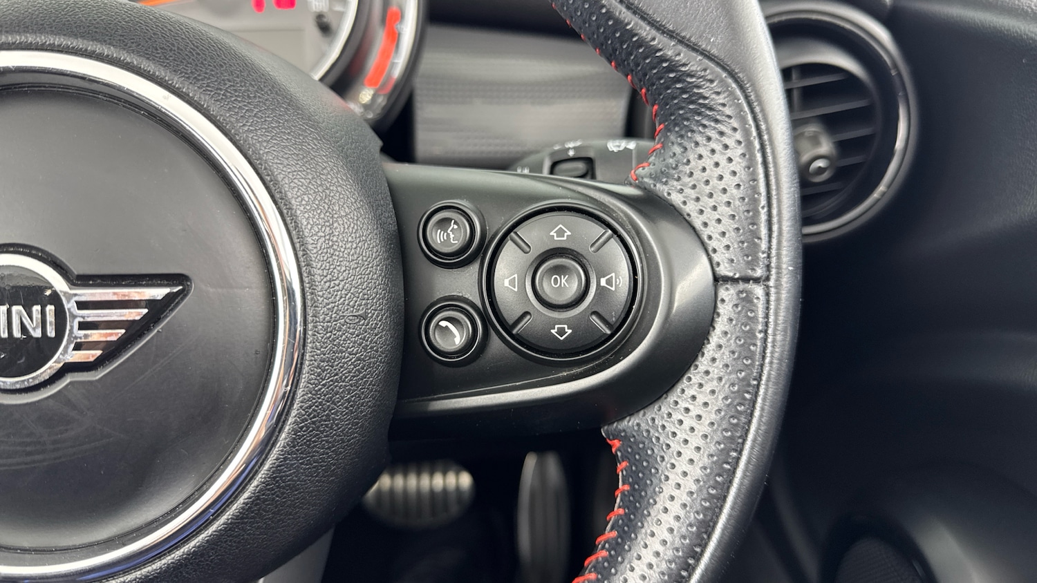 Used MINI Convertible 2018 for sale - 77303402: Photo 18