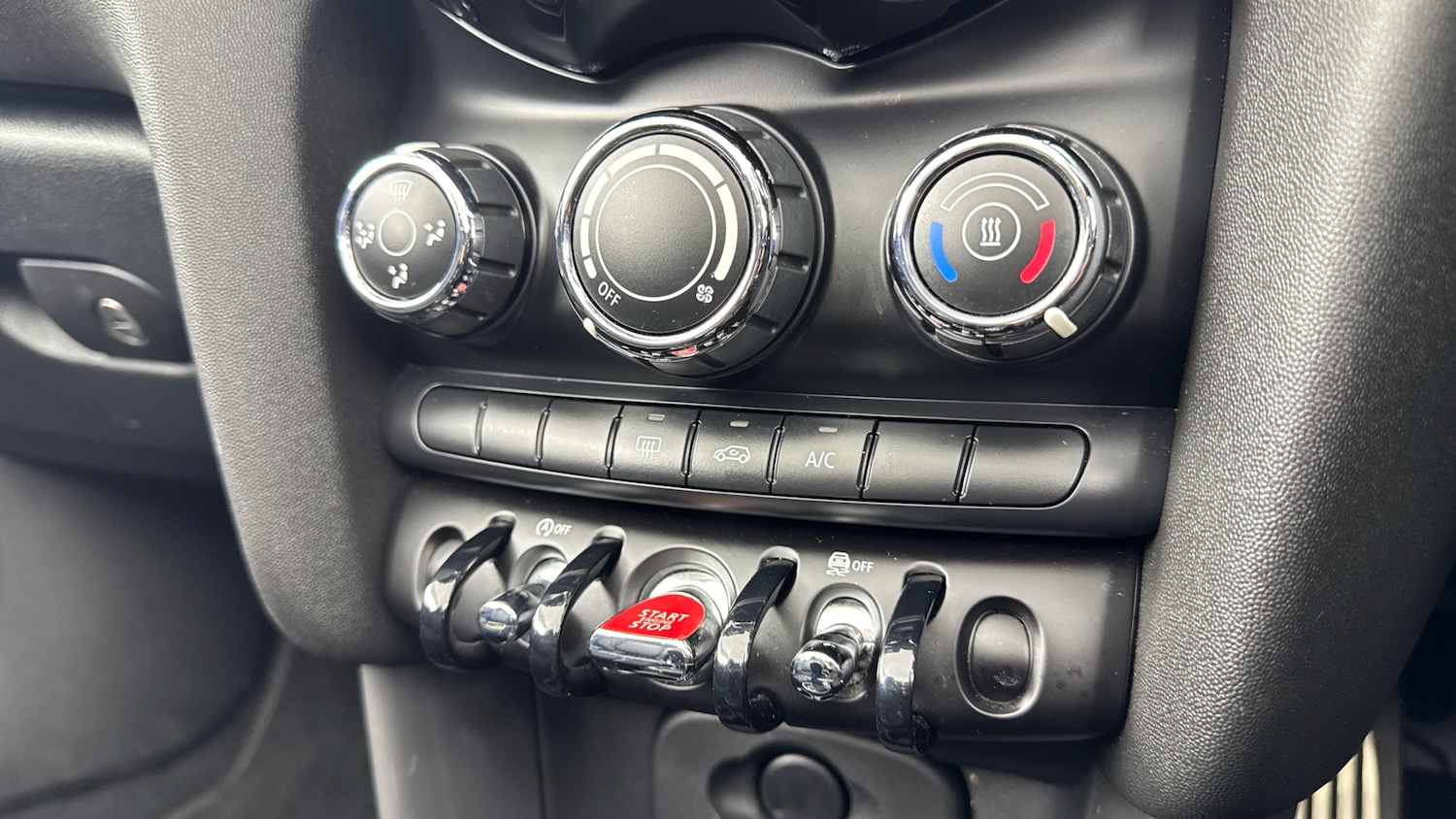 Used MINI Convertible 2018 for sale - 77303402: Photo 19