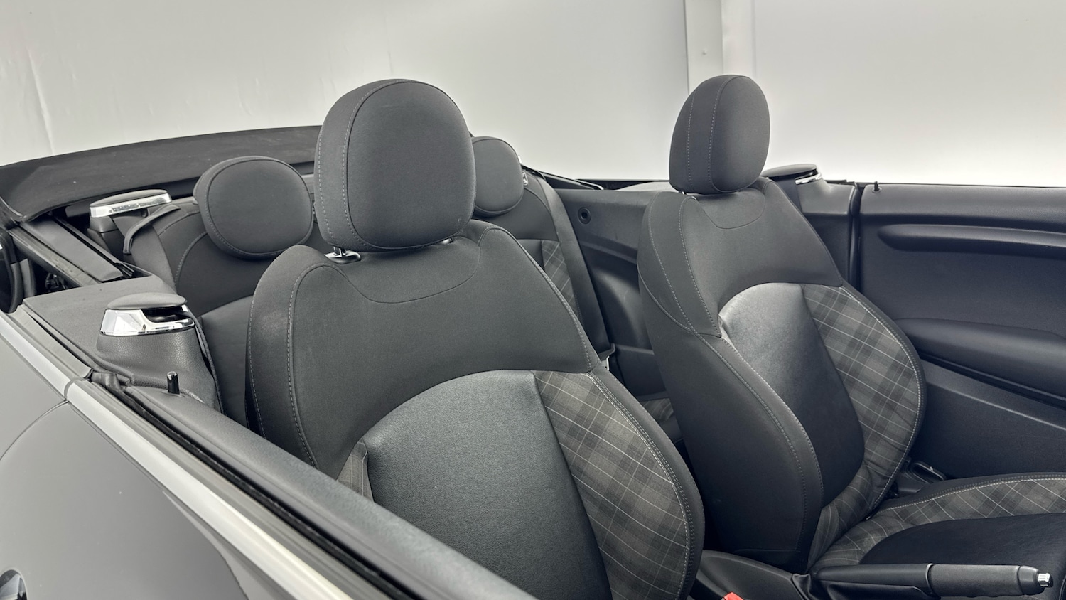 Used MINI Convertible 2018 for sale - 77303402: Photo 23