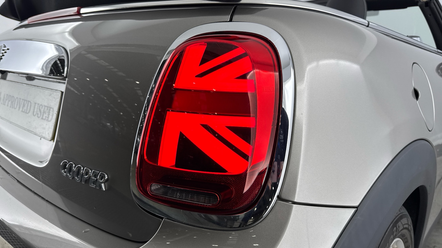 Used MINI Convertible 2018 for sale - 76384890: Photo 24