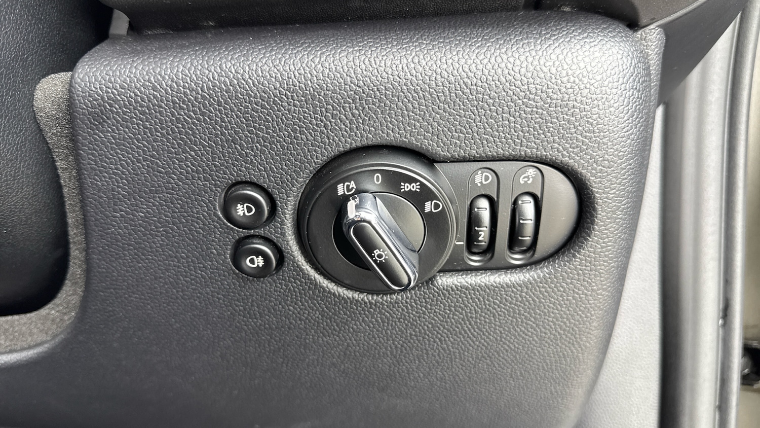 Used MINI Convertible 2018 for sale - 76384890: Photo 27