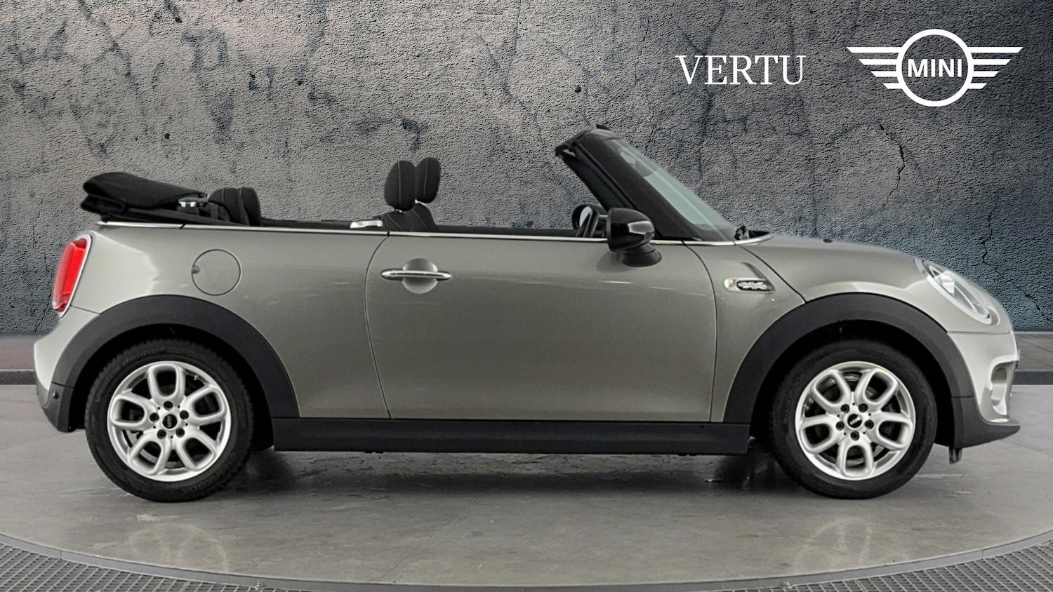 Used MINI Convertible 2018 for sale - 76384890: Photo 3