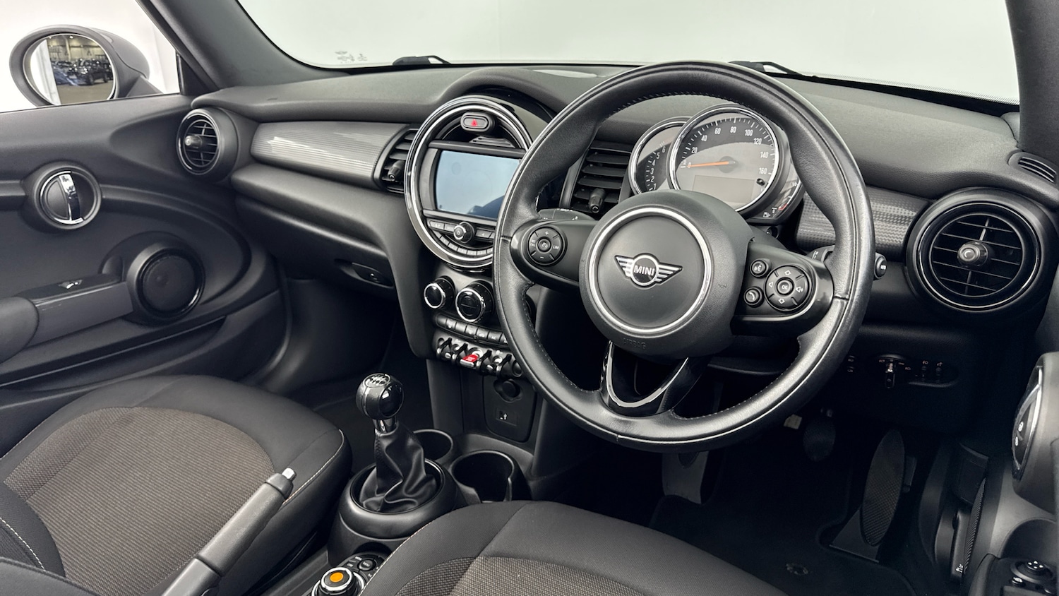 Used MINI Convertible 2018 for sale - 76384890: Photo 6
