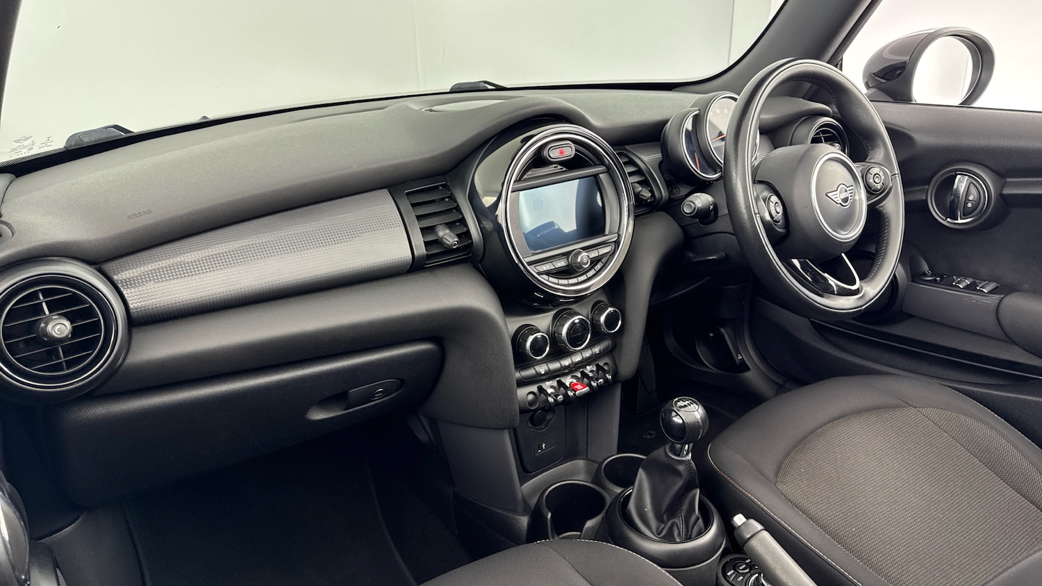Used MINI Convertible 2018 for sale - 76384890: Photo 7