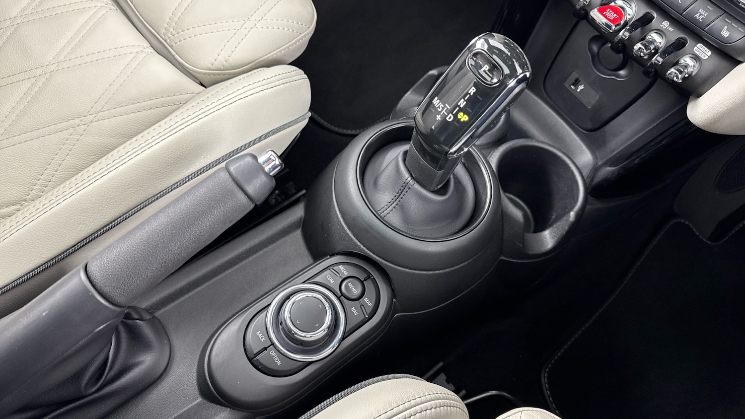 Used MINI Hatch 2021 for sale - 76384900: Photo 10
