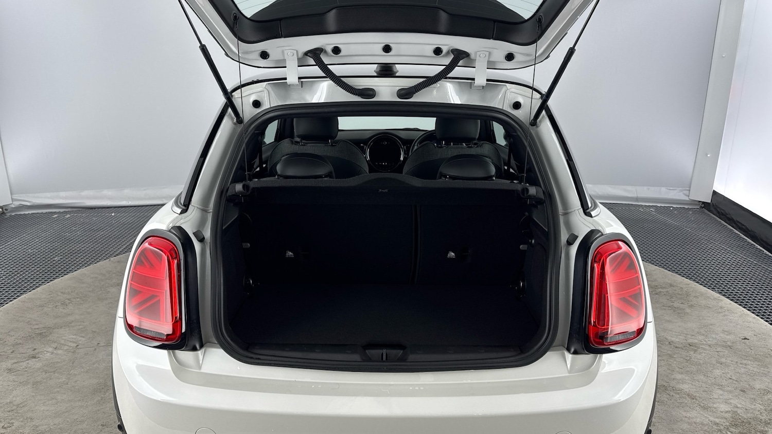 Used MINI Hatch 2022 for sale - 76640776: Photo 13