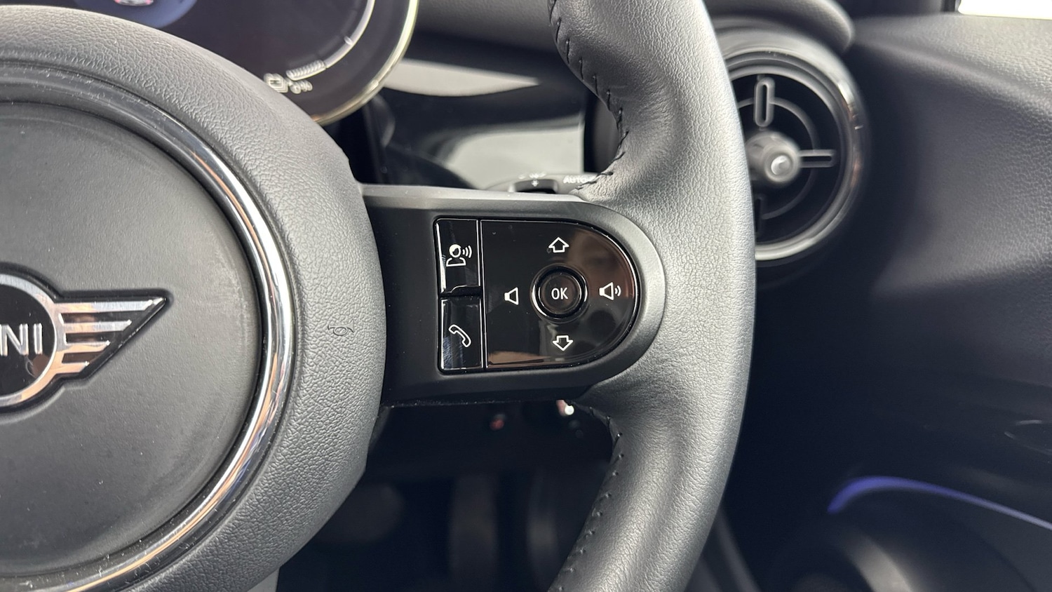 Used MINI Hatch 2022 for sale - 76640776: Photo 18