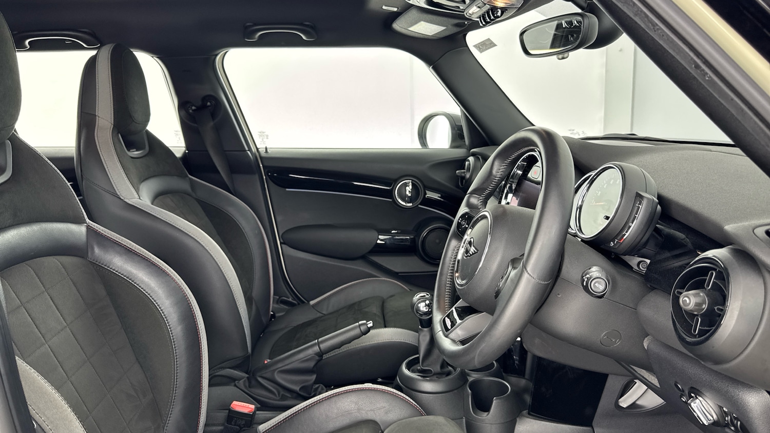 Used MINI Hatch 2022 for sale - 76352021: Photo 11
