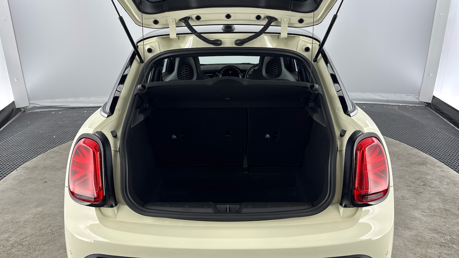 Used MINI Hatch 2022 for sale - 76352021: Photo 13