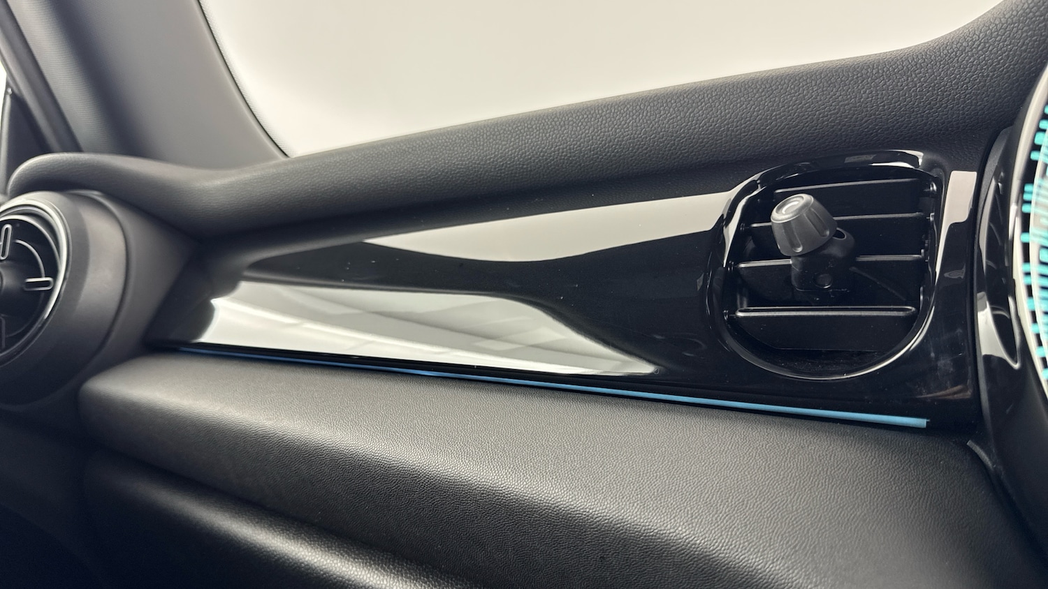 Used MINI Hatch 2021 for sale - 76974161: Photo 32