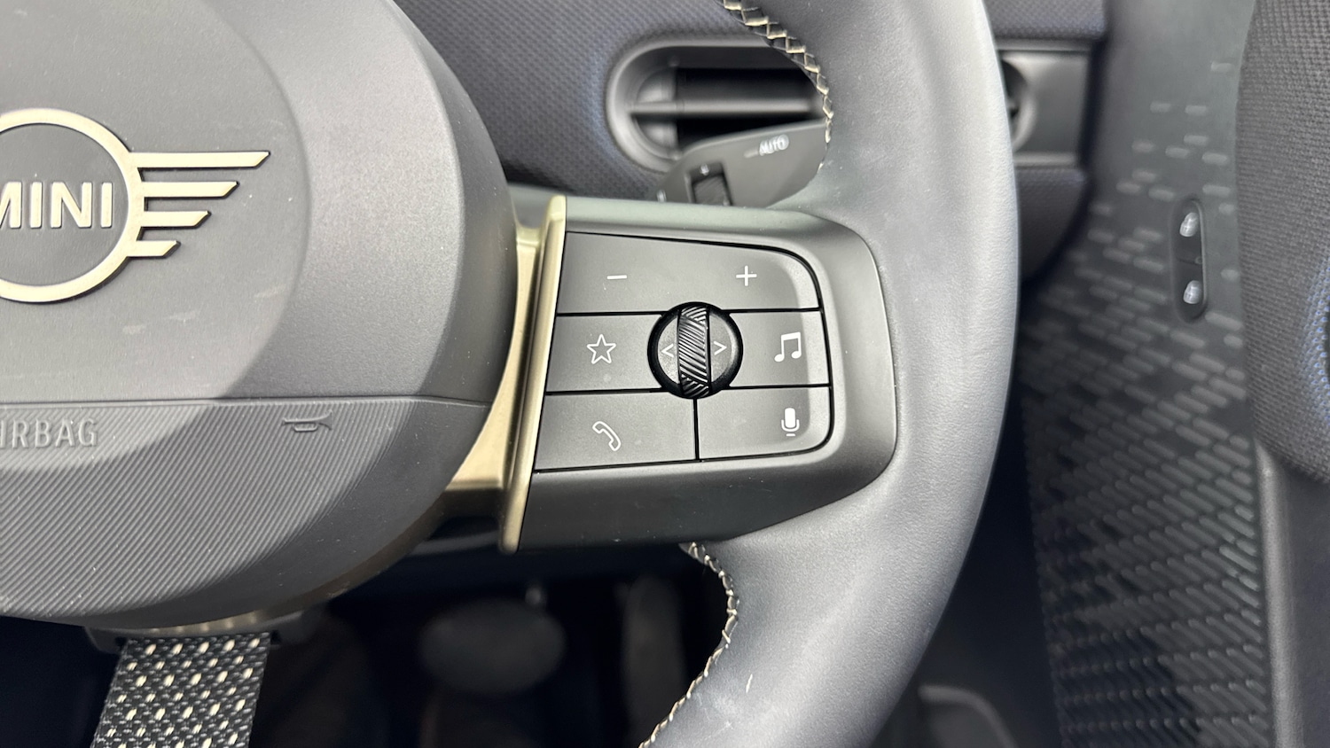 Used MINI Cooper 2025 for sale - 77301001: Photo 18