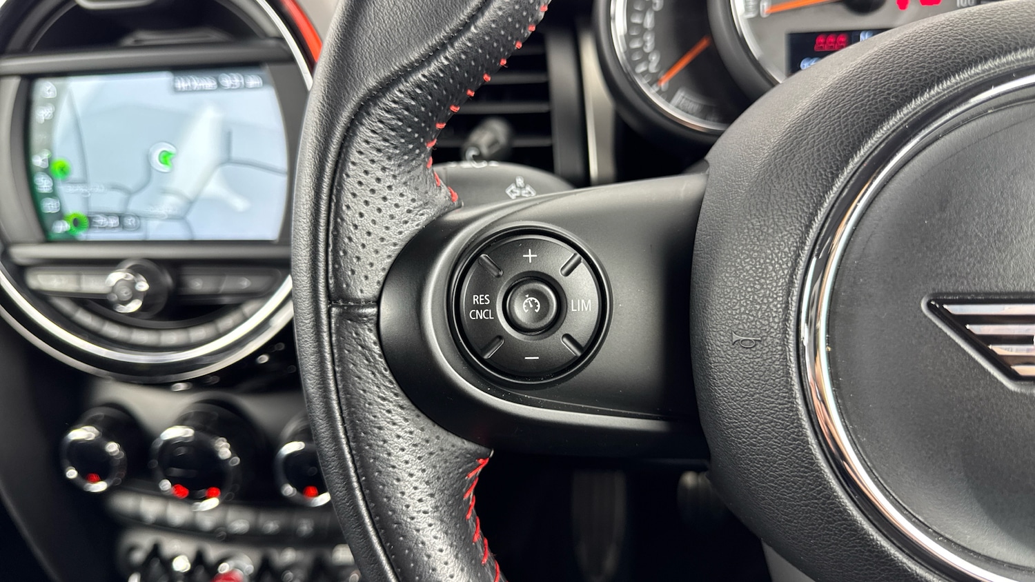 Used MINI Hatch 2019 for sale - 77033347: Photo 17