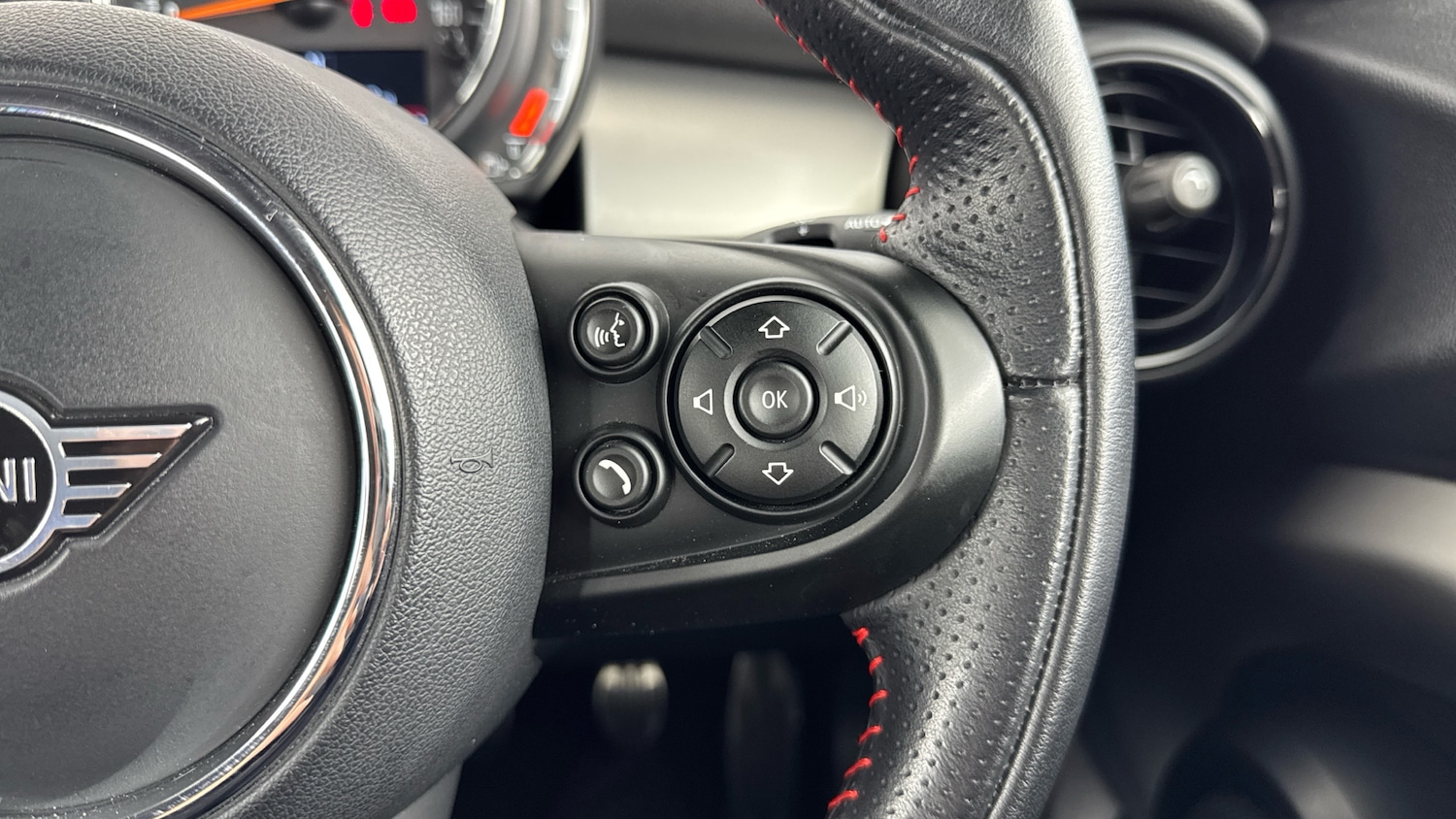 Used MINI Hatch 2019 for sale - 77033347: Photo 18