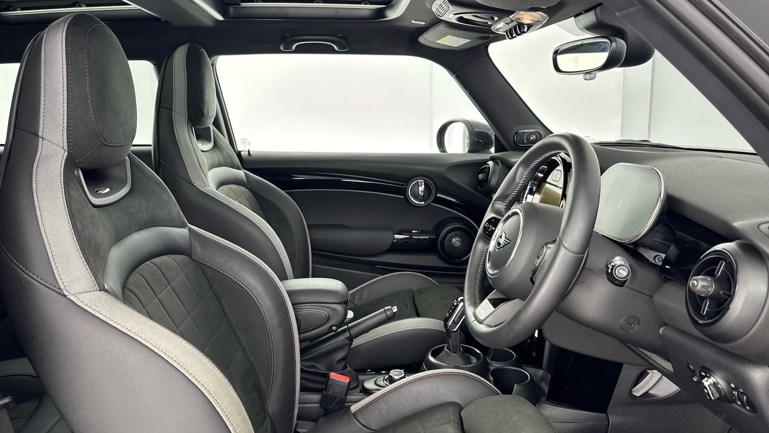 Used MINI Hatch 2024 for sale - 76706255: Photo 11