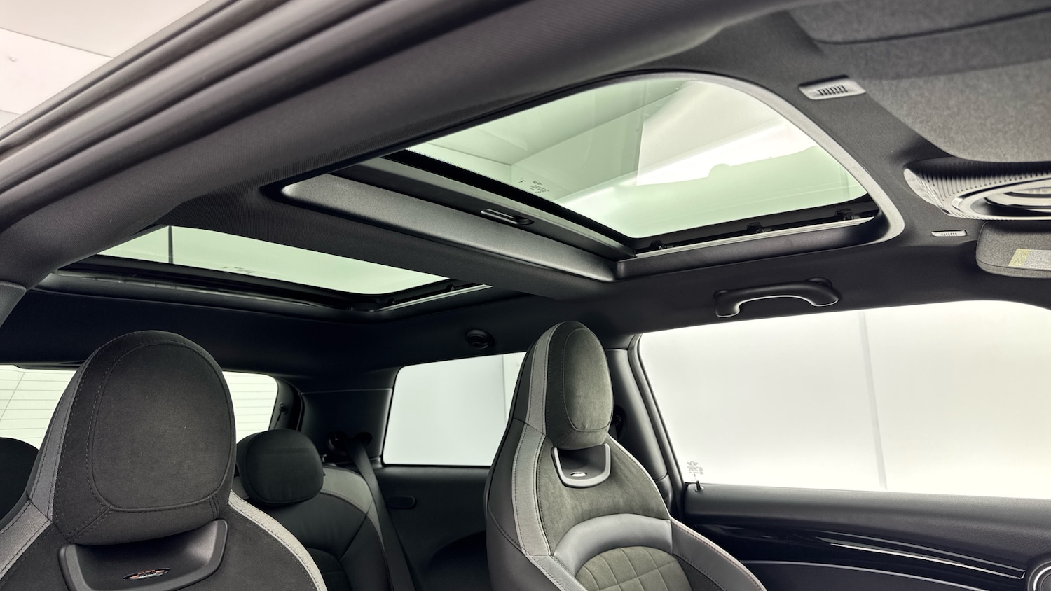 Used MINI Hatch 2024 for sale - 76706255: Photo 17