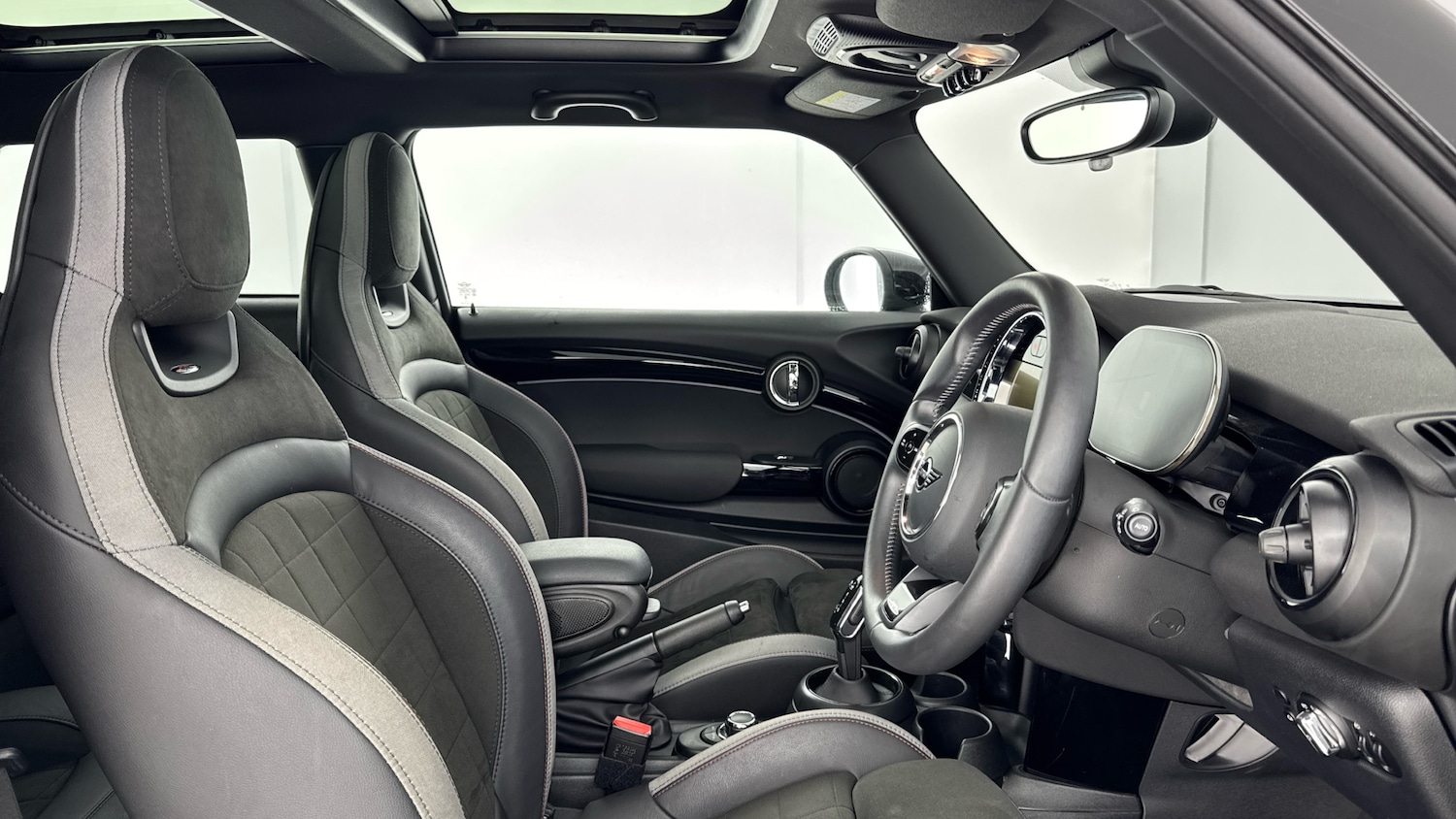 Used MINI Hatch 2023 for sale - 76945775: Photo 11