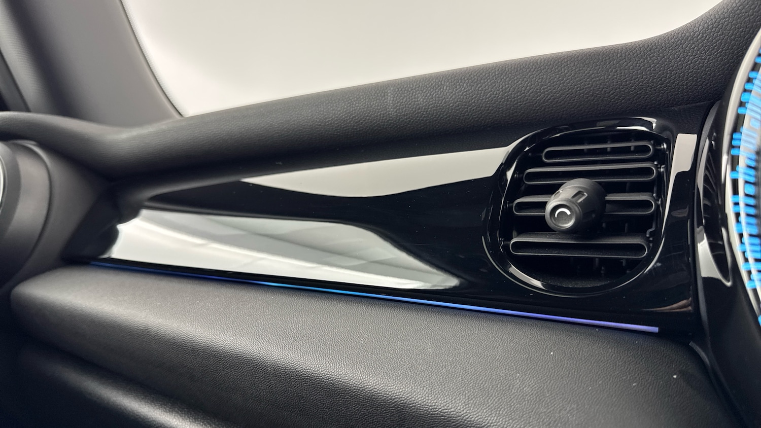 Used MINI Hatch 2023 for sale - 76945775: Photo 30