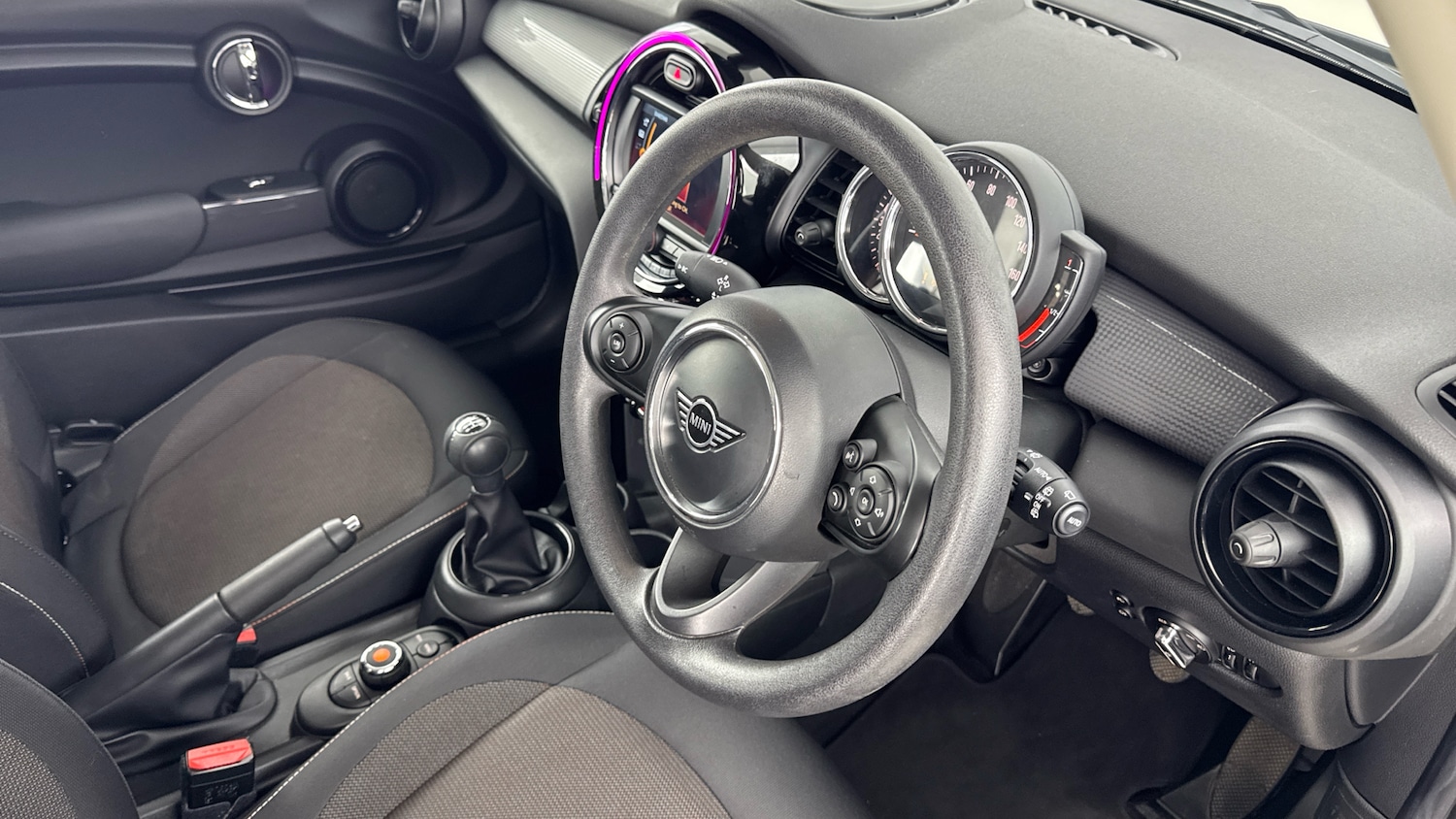 Used MINI Hatch 2020 for sale - 78108156: Photo 6