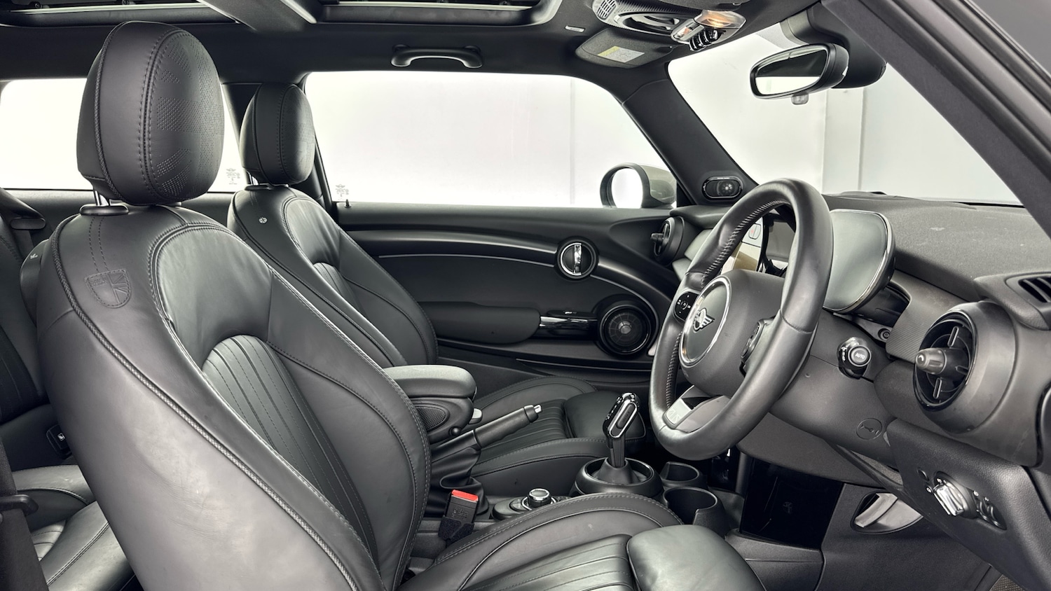 Used MINI Hatch 2023 for sale - 76599892: Photo 11