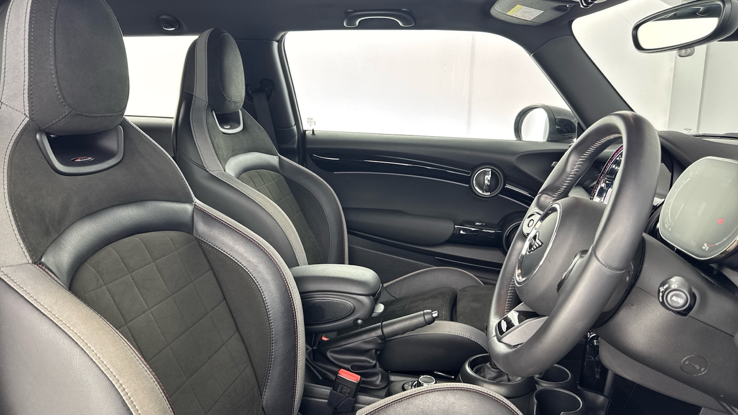 Used MINI Hatch 2023 for sale - 77965665: Photo 11