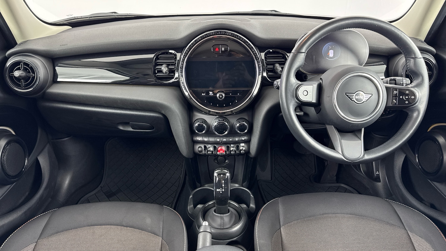 Used MINI Hatch 2023 for sale - 76545191: Photo 4