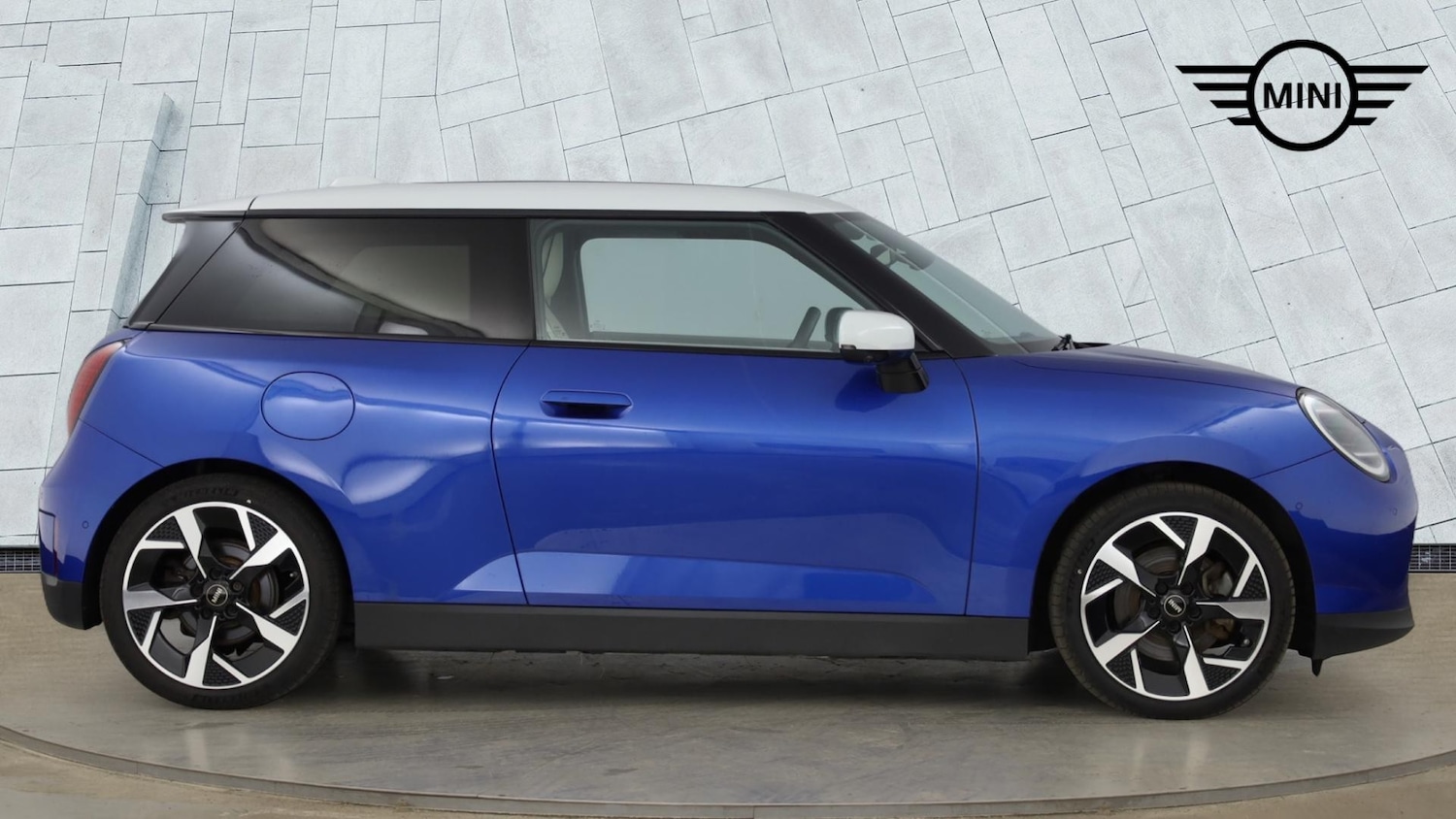 Used MINI Cooper 2024 for sale - 77961723: Photo 3