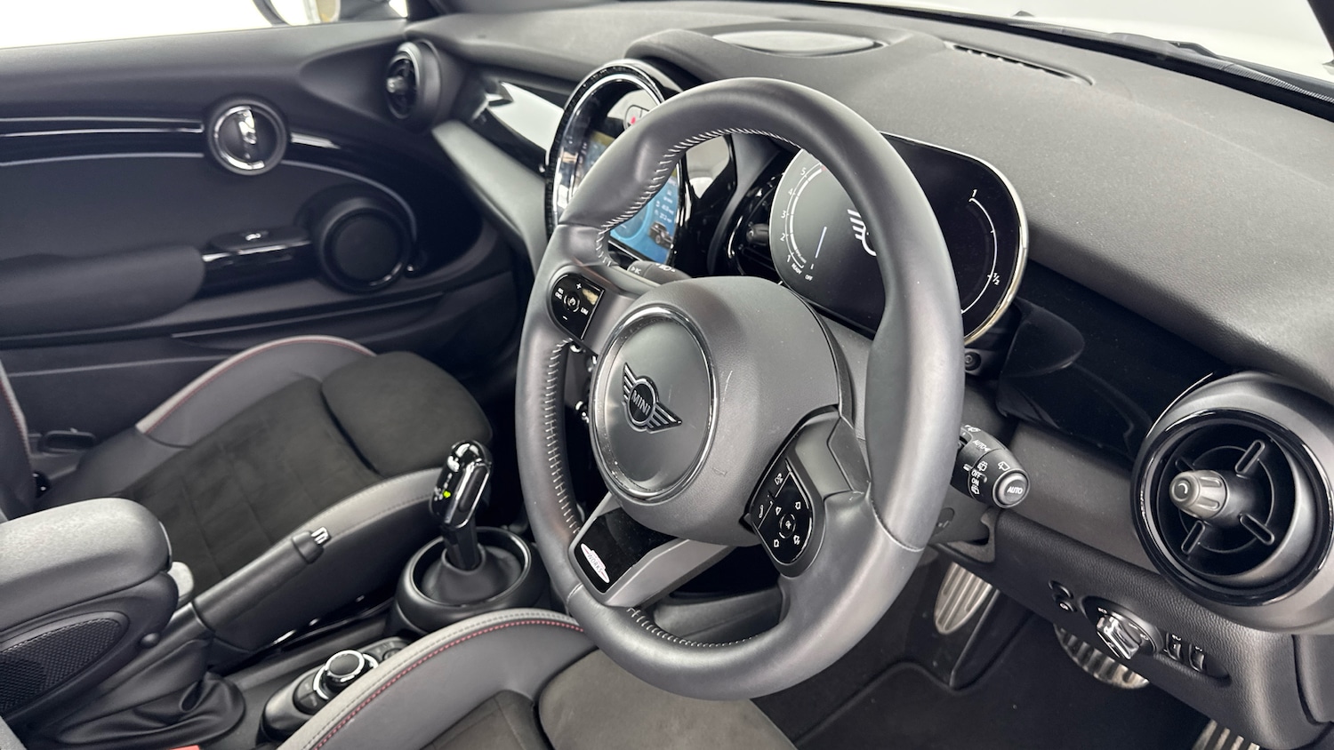 Used MINI Hatch 2024 for sale - 78108161: Photo 6