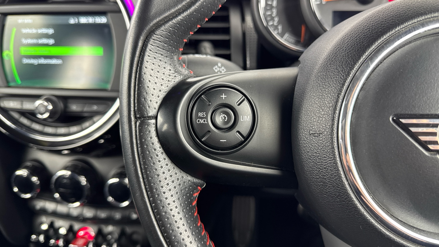 Used MINI Hatch 2019 for sale - 76412340: Photo 17