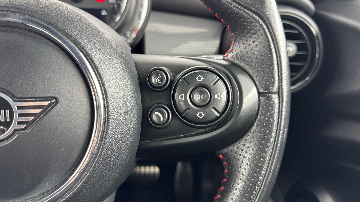 Used MINI Hatch 2019 for sale - 76412340: Photo 18