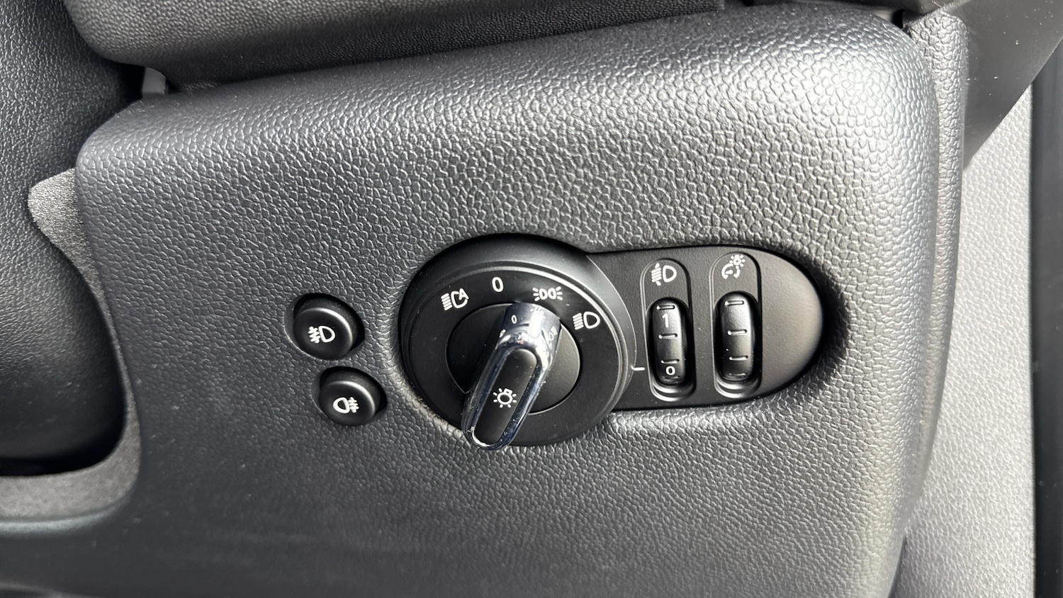 Used MINI Hatch 2019 for sale - 76412340: Photo 31