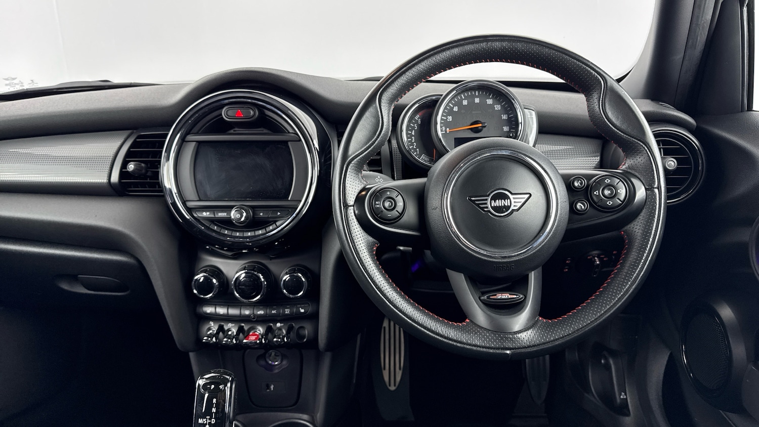 Used MINI Hatch 2019 for sale - 76412340: Photo 5