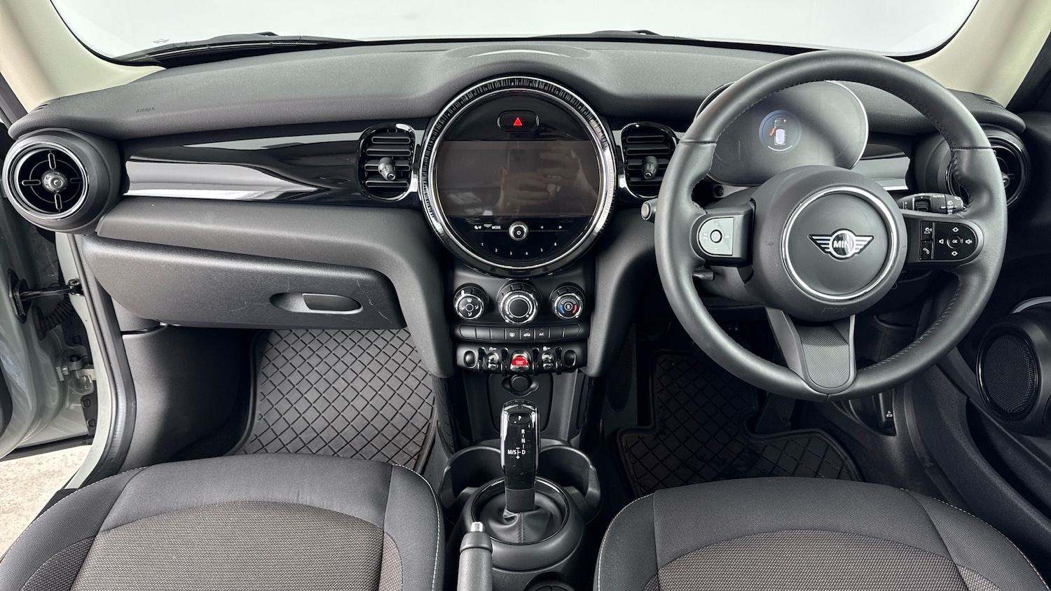 Used MINI Hatch 2022 for sale - 76831552: Photo 4