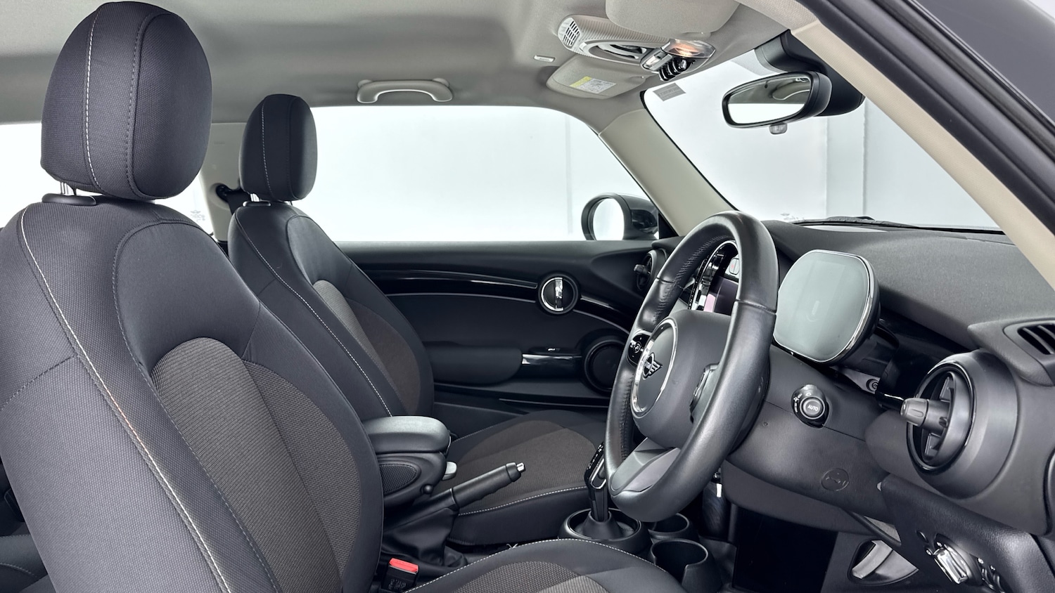 Used MINI Hatch 2023 for sale - 77326733: Photo 11